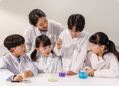 선생님과 아이들의 과학 실험 모습